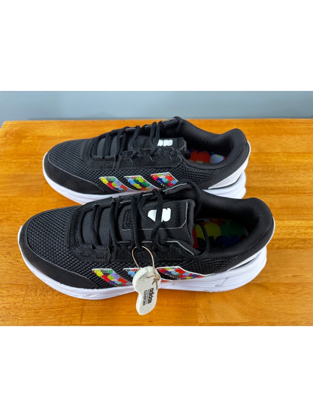 FIFA World Cup 2026 Volunteer Sneakers Men’s Size 10 New in Box